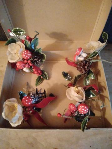Oude vintage kerststukjes op steeltjes  beschikbaar voor biedingen