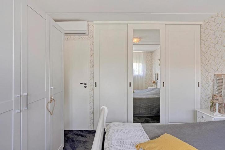 Mooie schuifdeuren te koop, 3 delen, rails compl., Huis en Inrichting, Kasten | Kledingkasten, Zo goed als nieuw, 200 cm of meer