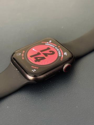 Apple watch SE 44mm with GPS & LTE beschikbaar voor biedingen