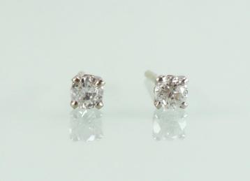 Gouden oorbellen briljant diamant  beschikbaar voor biedingen