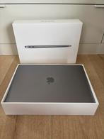 Topper: Apple Macbook Air 13.3 inch spacegrey incl. doos!, Qwerty, 8 GB, 13 inch, Minder dan 2 Ghz