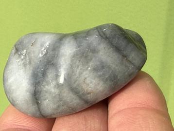 Aqualiet handsteen kattenoogkwarts mineralen beschikbaar voor biedingen