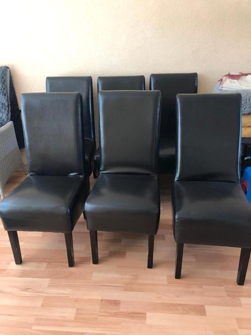 Gratis leren eetkamerstoelen (Raalte), Huis en Inrichting, Stoelen, Gebruikt, Vijf, Zes of meer stoelen, Hout, Leer, Zwart, Ophalen
