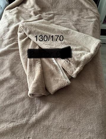 Zachte Beige Deken/Dekbed 130/170 beschikbaar voor biedingen