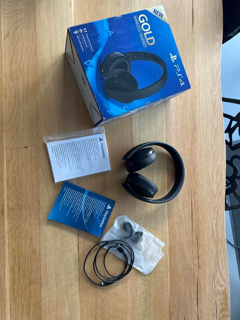 PlayStation Gold Wireless Headset - Zwart, Spelcomputers en Games, Spelcomputers | Overige, Ophalen of Verzenden, Gebruikt