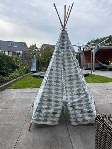 Tipi speeltent  beschikbaar voor biedingen