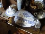 mooi antiek fonteintje op plank en zeepbakje Bruges BFK Boch, Antiek en Kunst, Ophalen