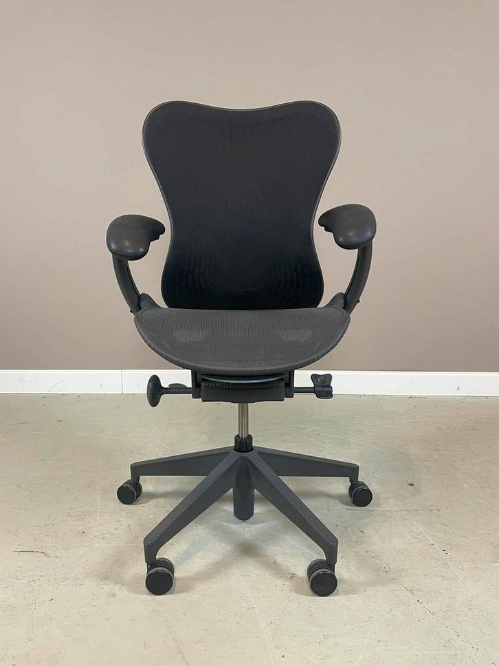 Herman Miller Mirra 2 ergonomische design bureaustoel ZGAN, Huis en Inrichting, Bureaustoelen, Zo goed als nieuw, Zwart, Ergonomisch