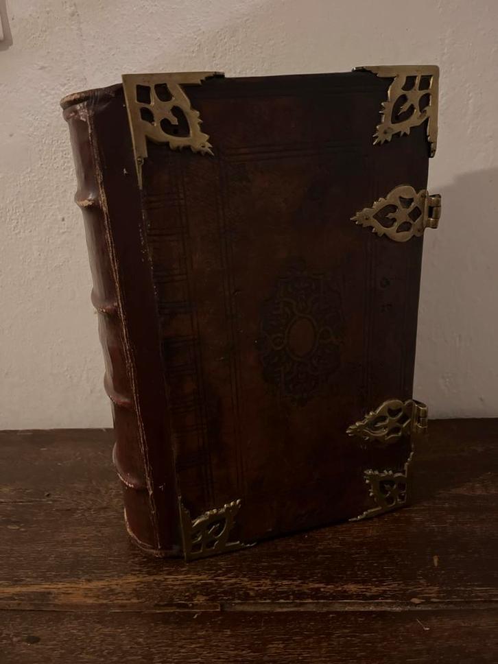 Oude Keurbijbel uit de 18e eeuw, Antiek en Kunst, Antiek | Boeken en Bijbels, Ophalen of Verzenden