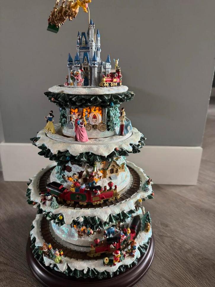 The wonderful world ofDisney Kerstboom met Trein en Figuren, Verzamelen, Disney, Nieuw, Beeldje of Figuurtje, Overige figuren