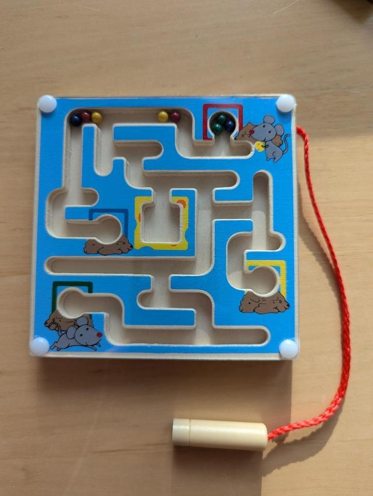 Houten magneet spelletje, Kinderen en Baby's, Speelgoed | Houten speelgoed, Zo goed als nieuw, Overige typen, Ophalen