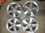 Toyota auris /Toyota prius velgen 17 inch, Auto diversen, Wieldoppen, Ophalen, Zo goed als nieuw