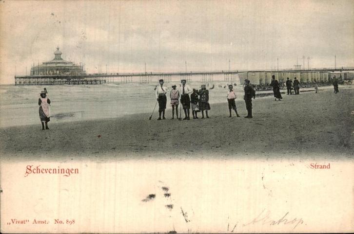 Scheveningen - mensen op het strand, Verzamelen, Ansichtkaarten | Nederland, Gelopen, Zeeland, Voor 1920, Ophalen of Verzenden