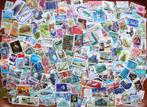 700 verschillende Wereldzegels, uit 43 landen. Geen N.L., Postzegels en Munten, Postzegels | Volle albums en Verzamelingen, Verzenden