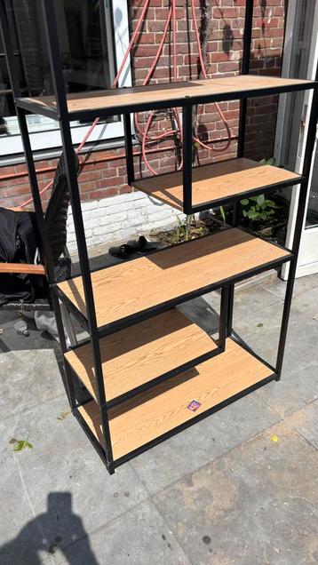 Vakkenkast wandkast 175 X 82 cm beschikbaar voor biedingen