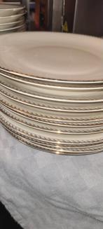 Servies heinrich in zeer goede staat, Ophalen of Verzenden