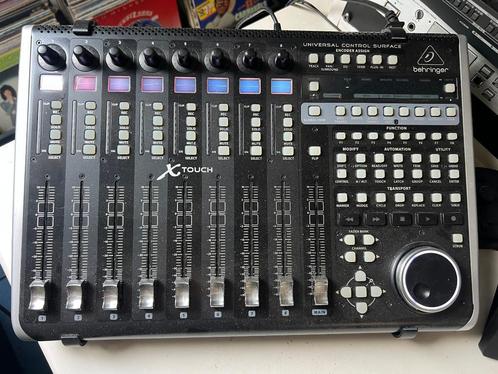 Behringer x-touch + standaard, Muziek en Instrumenten, Midi-apparatuur, Zo goed als nieuw, Ophalen of Verzenden