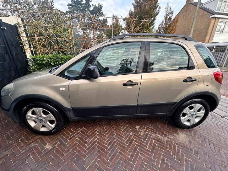 Fiat Sedici 1.6 16V 2WD 2008 Beige, Auto's, Fiat, Particulier, Sedici, Airbags, Airconditioning, Boordcomputer, Centrale vergrendeling