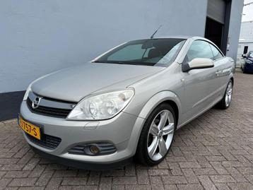 Opel Astra TwinTop 1.8 Temptation Automaat - Lederen Interie beschikbaar voor biedingen