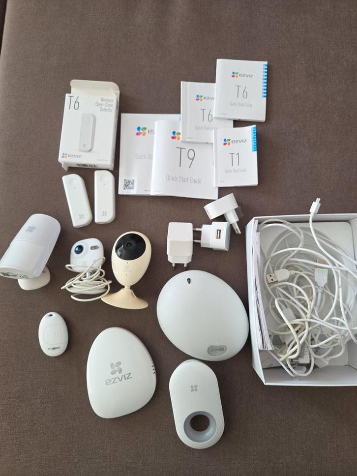 EZVIZ Security Pakket – Camera’s + Sensoren + Hub – Smart Ho, Huis en Inrichting, Overige Huis en Inrichting, Gebruikt, Ophalen of Verzenden