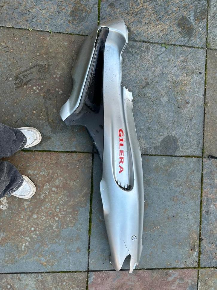 Gilera runner achterkap links, Fietsen en Brommers, Brommeronderdelen | Scooters, Piaggio, Overige typen, Ophalen of Verzenden