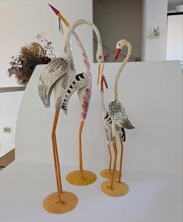 4 metalen vogels - De grootste is 53 cm hoog beschikbaar voor biedingen
