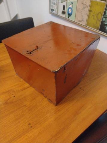 50-tal Antieke grammofoonplaten in oude kist
