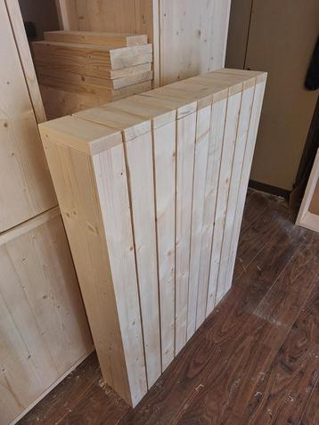 Radiator ombouw van terug gedroogd en geschaafd hout  beschikbaar voor biedingen