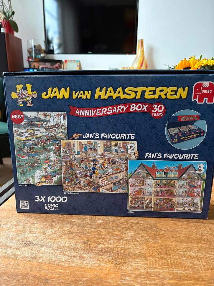 Jan van Haasteren 3x1000 stukjes - Anniversary Box, Hobby en Vrije tijd, Denksport en Puzzels, Zo goed als nieuw, Legpuzzel, 500 t/m 1500 stukjes