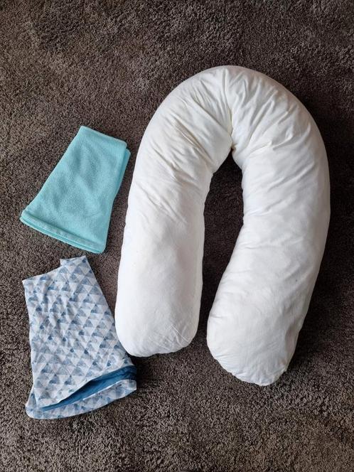 HEMA voedingskussen met witte hoes en (evt.) 2 extra hoezen, Kinderen en Baby's, Babyvoeding en Toebehoren, Zo goed als nieuw