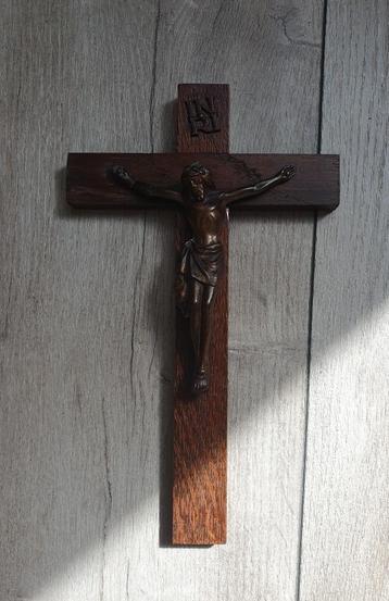 Crucifix (Jesus aan het Kruis) beschikbaar voor biedingen