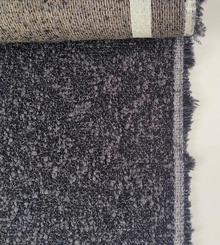 Sahco Zero 013; zwart + grijs; luxueuze bouclé meubelstof, Hobby en Vrije tijd, Stoffen en Lappen, Nieuw, Katoen, 120 cm of meer