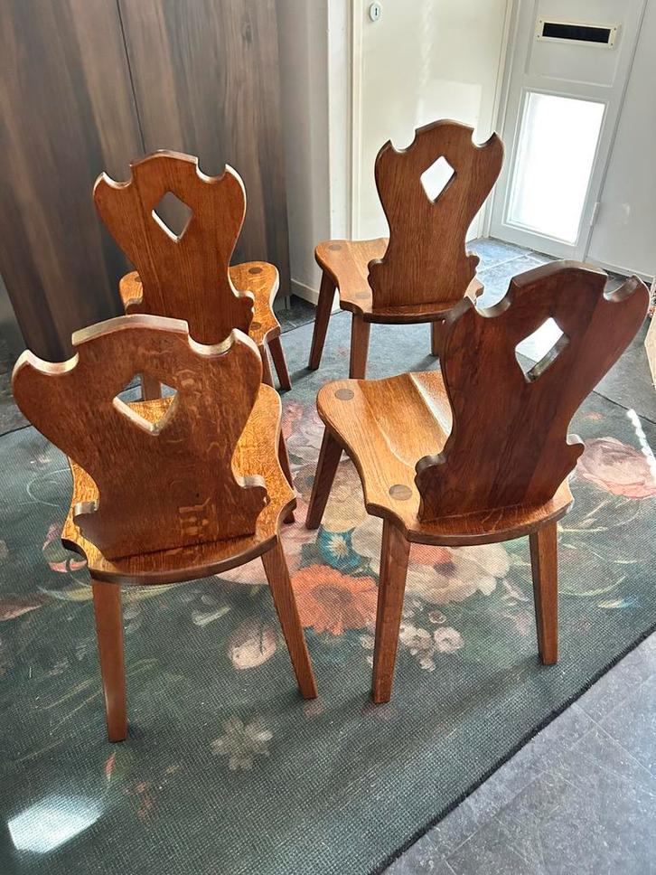 4 brutalist stoelen hout, Antiek en Kunst, Antiek | Meubels | Stoelen en Banken, Ophalen