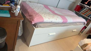 IKEA bed - Nieuwstaat! - afbeelding 1