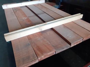 11 stuks Mahonie ruw 27x155x1850mm - 195 euro alles  beschikbaar voor biedingen