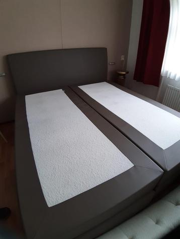 2 per Boxspring bed 180x210 beschikbaar voor biedingen