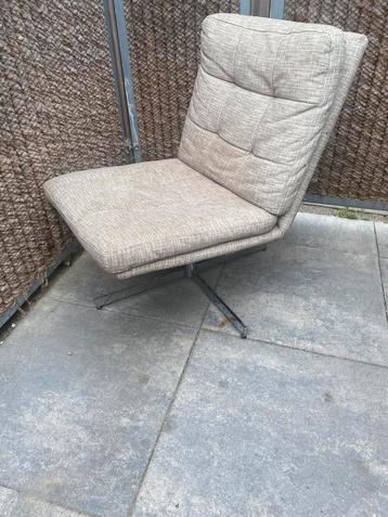 Beige fauteuil gratis op te halen