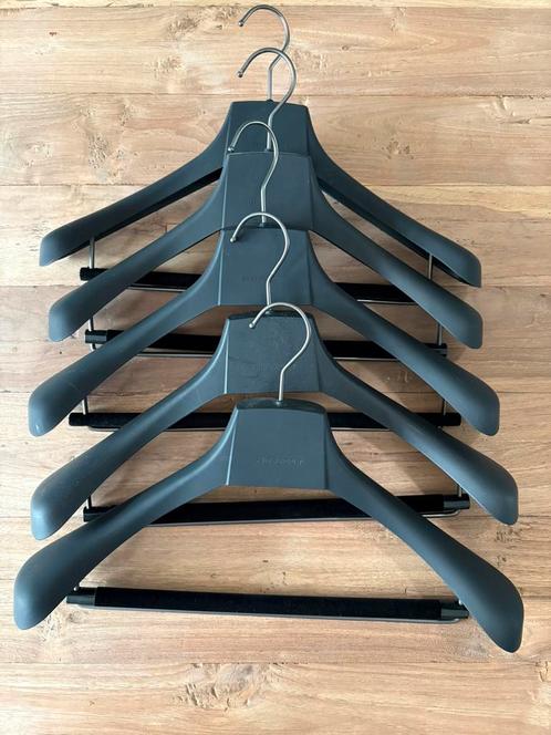 5 suitsupply kledinghangers in prima staat, Kleding | Dames, Kledinghangers, Zo goed als nieuw, Hout, Ophalen of Verzenden