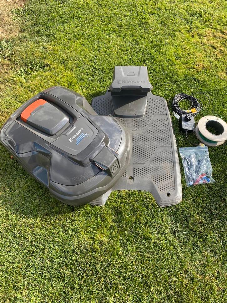 Husqvarna 310 robotmaaier, Tuin en Terras, Robotmaaiers, Gebruikt, 20 tot 25 cm, Bestuurbaar via app, Ophalen of Verzenden