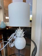 Witte ananaslamp in goede staat, Huis en Inrichting, Lampen | Tafellampen, Ophalen, Zo goed als nieuw, Stof, Minder dan 50 cm