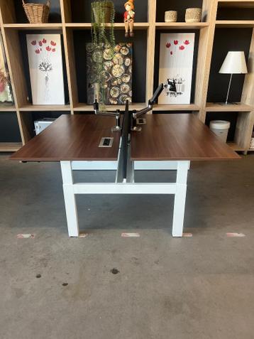 Ahrend duo-bureau slinger/monitor arm/stopcontact, 10 stuks - afbeelding 1