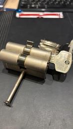 2 cilinders gelijksluitend 10 sleutels, Doe-het-zelf en Verbouw, Deuren en Horren, Minder dan 80 cm, Nieuw, Ophalen of Verzenden