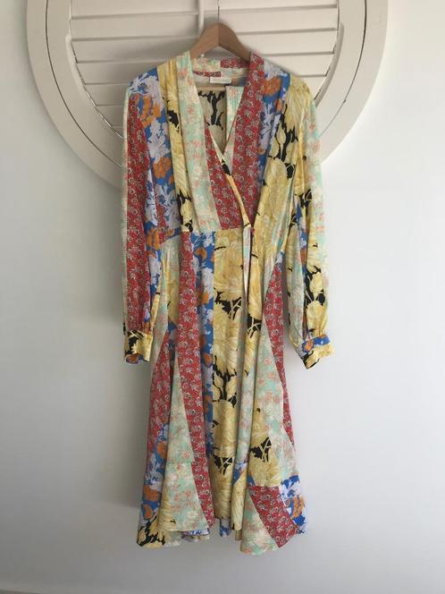 Stine Goya, zijden wikkel jurk (Nieuw) , Kleding | Dames, Gelegenheidskleding, Nieuw, Cocktailjurk, Maat 42/44 (L), Rood, Ophalen of Verzenden