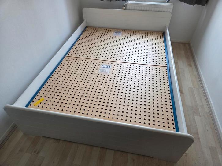 Bed twijfelaar 200x140, Huis en Inrichting, Slaapkamer | Bedden, Gebruikt, Twijfelaar, 120 cm, Hout, Ophalen
