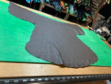 Bruin kleur leer lap 1.3 mm dikte soepel A-429 beschikbaar voor biedingen
