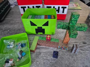 Minecraft Creeper Box met 200 magnetische bouwstenen en meer beschikbaar voor biedingen