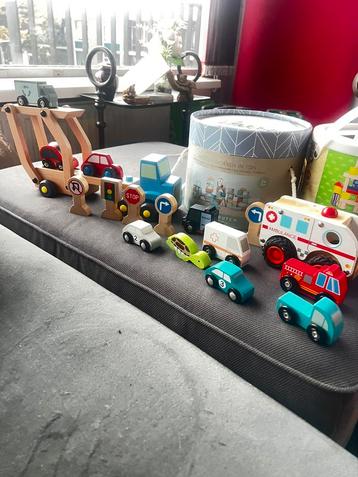 Little Dutch truck met oplegger en veel extra autos en meer beschikbaar voor biedingen