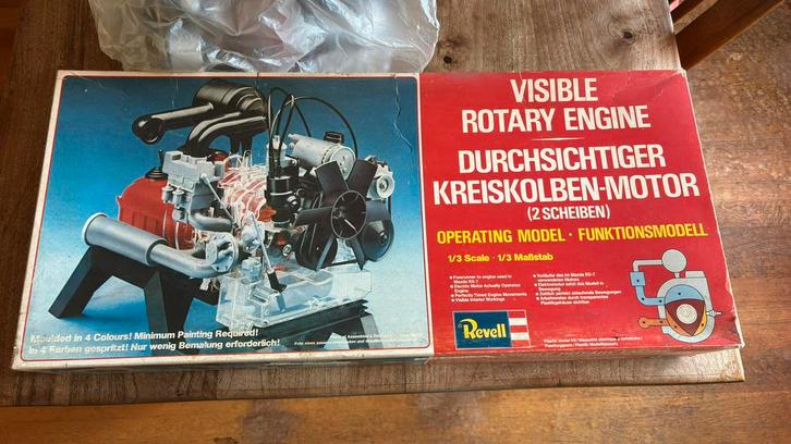 Revell H913 Mazda RX-7 voorloper wankelmotor rotary engine, Hobby en Vrije tijd, Modelbouw | Auto's en Voertuigen, Zo goed als nieuw