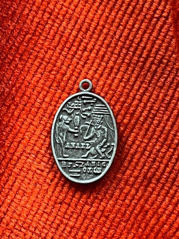 Catherine de Medici Liefdestalisman Replica beschikbaar voor biedingen