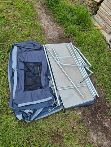 Camping kastje  beschikbaar voor biedingen